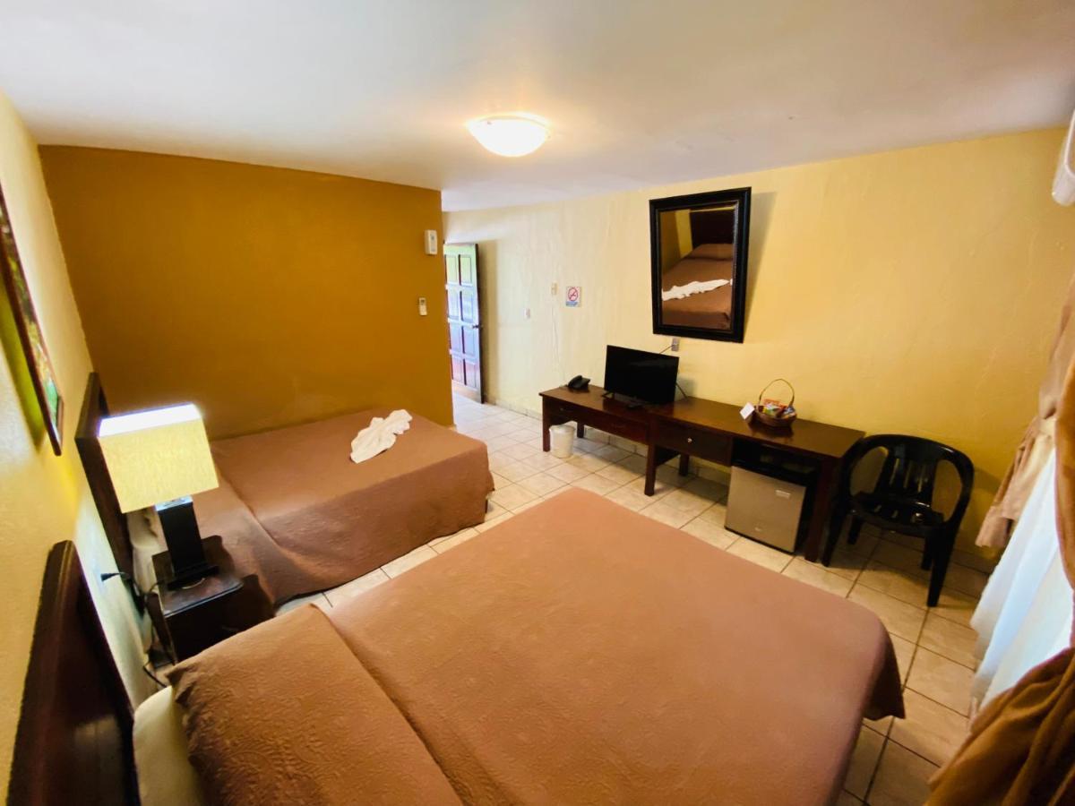 Hotel Puerto Libre Puerto Barrios Dış mekan fotoğraf
