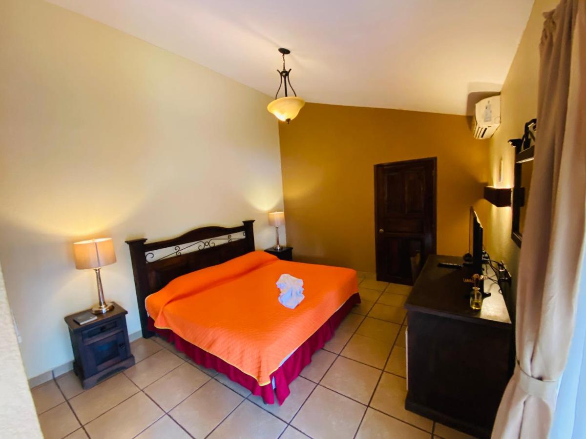 Hotel Puerto Libre Puerto Barrios Dış mekan fotoğraf