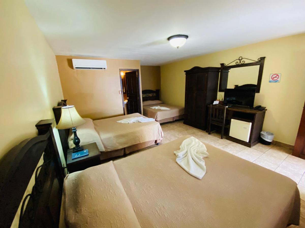 Hotel Puerto Libre Puerto Barrios Dış mekan fotoğraf