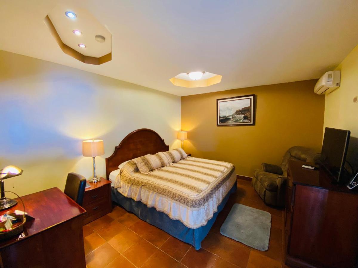 Hotel Puerto Libre Puerto Barrios Dış mekan fotoğraf