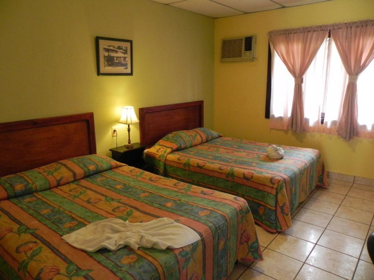 Hotel Puerto Libre Puerto Barrios Dış mekan fotoğraf