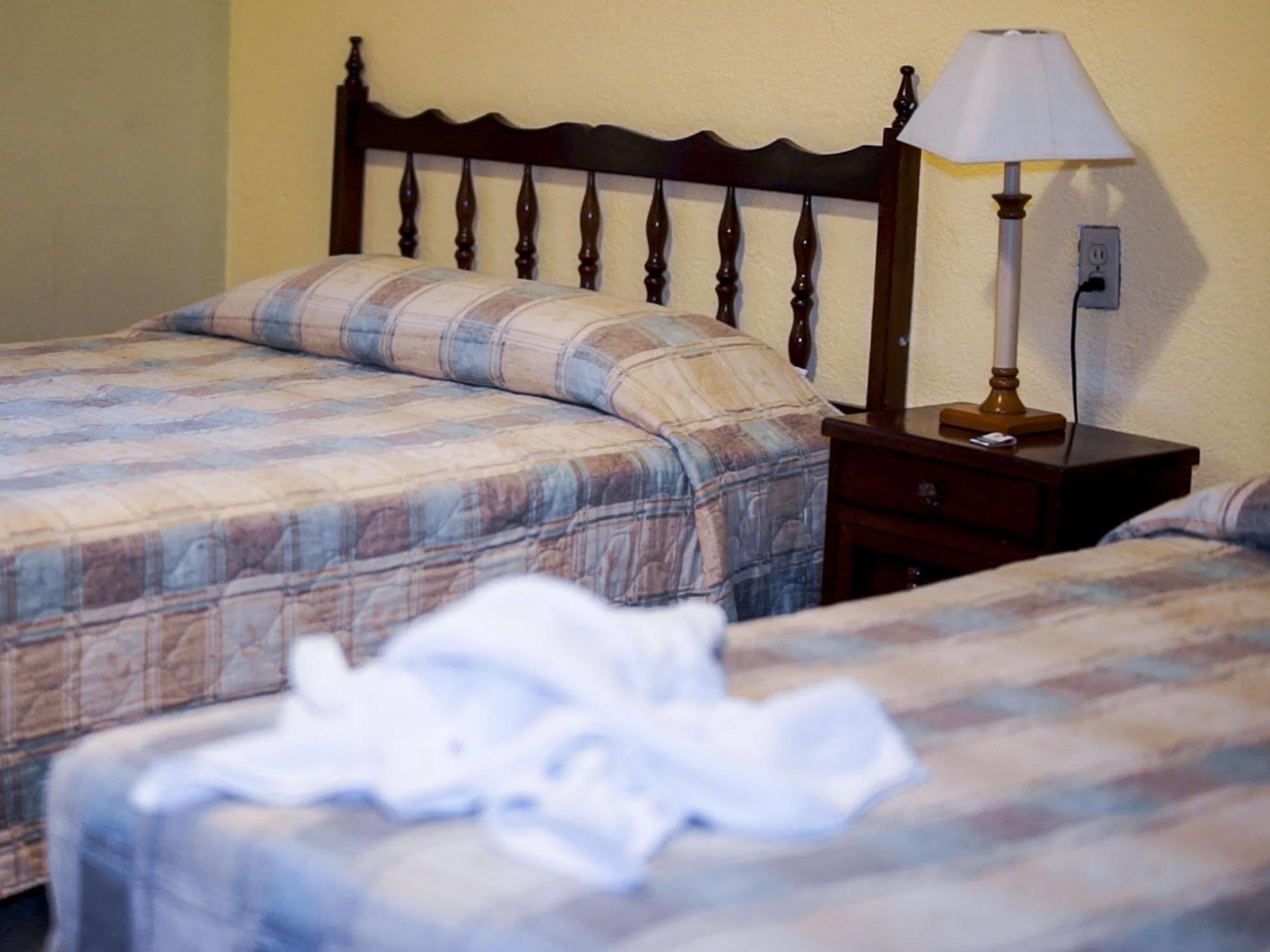 Hotel Puerto Libre Puerto Barrios Dış mekan fotoğraf