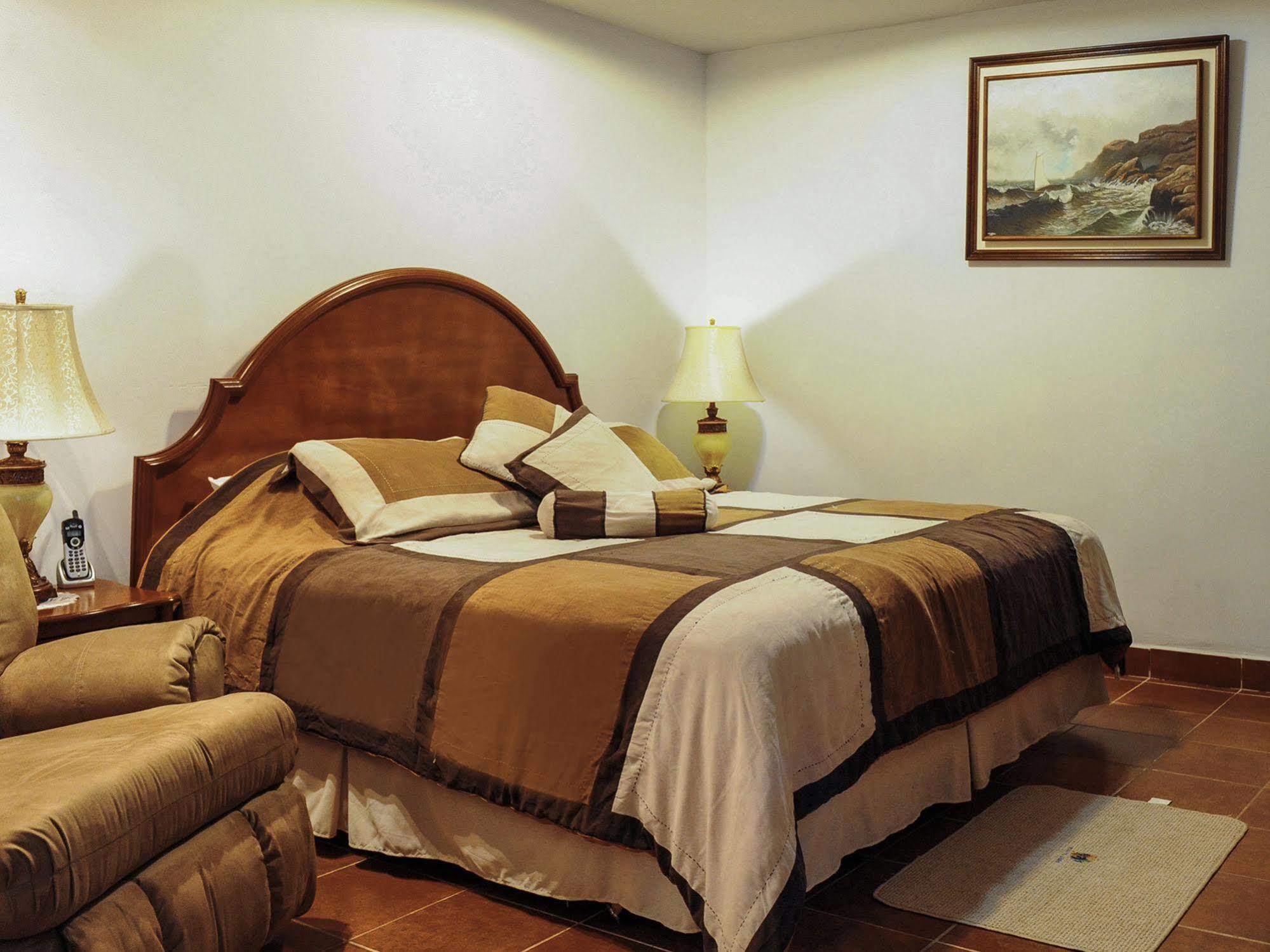 Hotel Puerto Libre Puerto Barrios Dış mekan fotoğraf